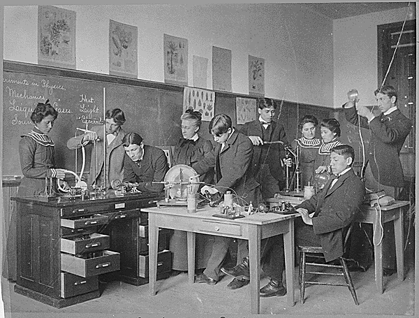 Physics experiments at Carlisle Indian School